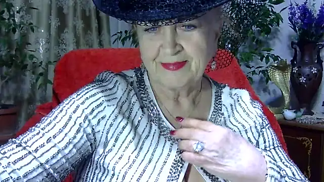 Emma52610 online show from March 22, 5:41 pm