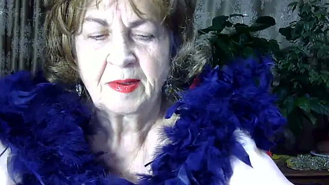 Emma52610 online show from February 13, 4:36 pm