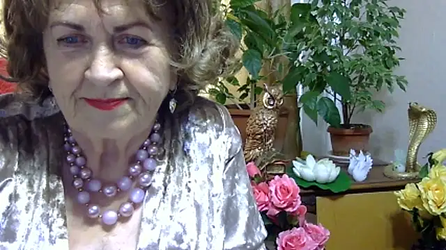 Snapshot of Emma52610 chatting on April 24, 11:23 am Emma52610 online show from April 24, 11:23 am