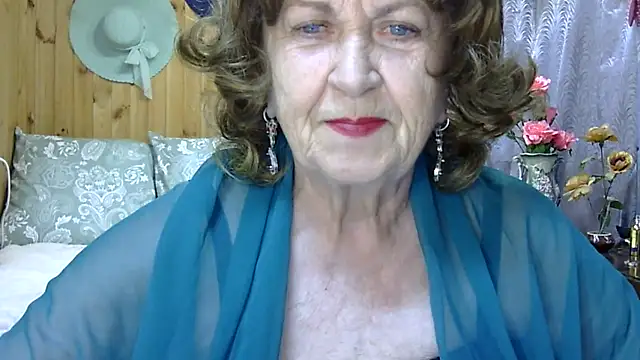Snapshot of Emma52610 chatting on June 3, 4:23 pm Emma52610 online show from June 3, 4:23 pm