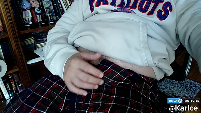 Snapshot of karlce chatting on January 18, 6:23 pm karlce online show from January 18, 6:23 pm