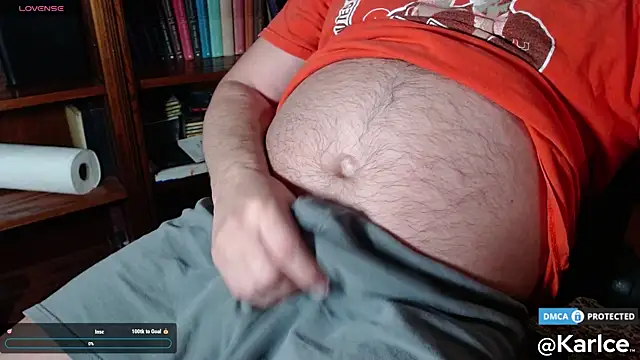 Snapshot of karlce chatting on June 1, 2:35 am karlce online show from June 1, 2:35 am