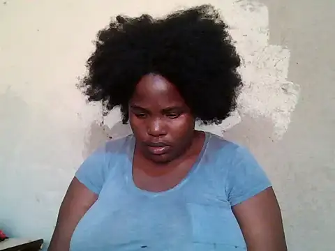 Snapshot of sexybigboobz chatting on June 25, 7:02 am sexybigboobz online show from June 25, 7:02 am