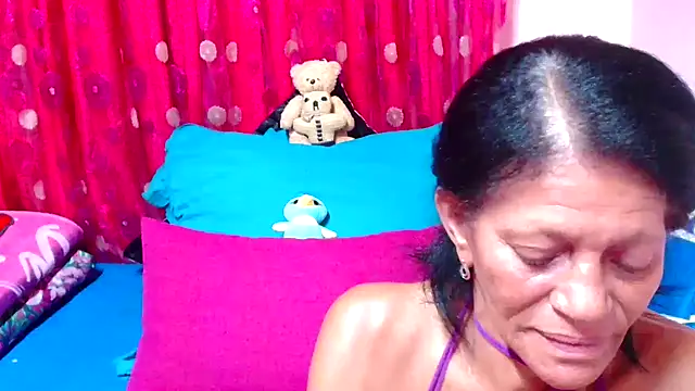 SLUTTYROXY online show from November 24, 8:41 pm