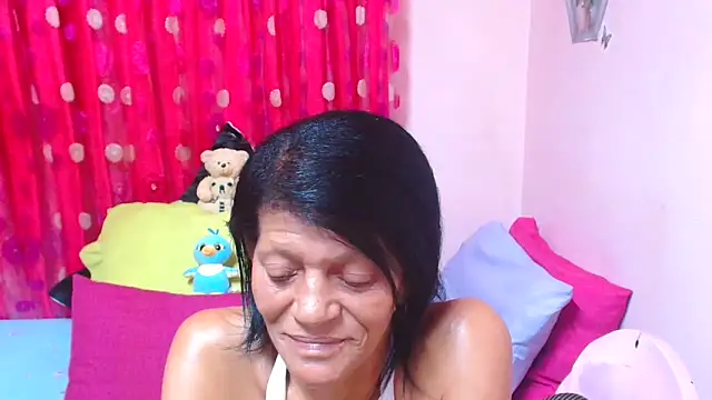 SLUTTYROXY online show from April 15, 7:10 pm