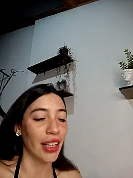 Snapshot of loveuu-bae chatting on January 11, 12:44 am loveuu-bae online show from January 11, 12:44 am