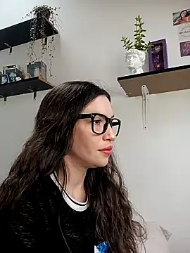 Snapshot of loveuu-bae chatting on February 6, 9:28 pm loveuu-bae online show from February 6, 9:28 pm