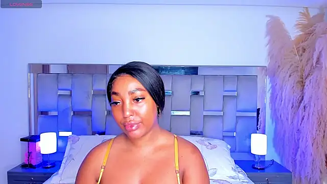 Snapshot of Cammiila chatting on July 8, 4:22 pm Cammiila online show from July 8, 4:22 pm