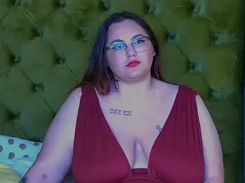 Snapshot of MissElisabeth chatting on June 2, 8:22 pm MissElisabeth online show from June 2, 8:22 pm