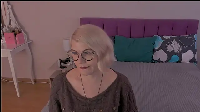 sabrinamacmarren online show from January 26, 11:17 am