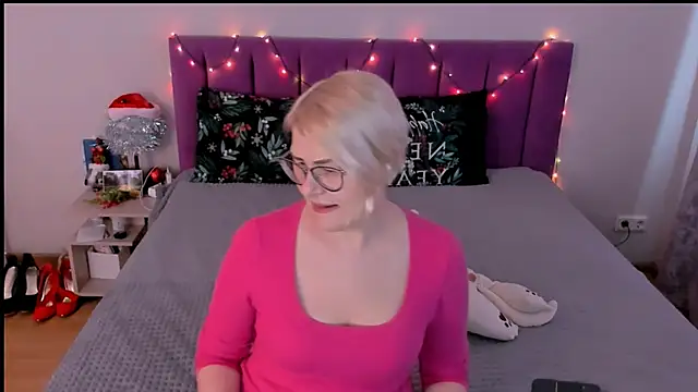 sabrinamacmarren online show from January 13, 11:04 am