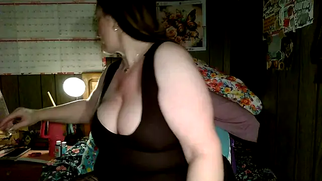 Snapshot of Sugartits112178 chatting on May 14, 3:57 am Sugartits112178 online show from May 14, 3:57 am