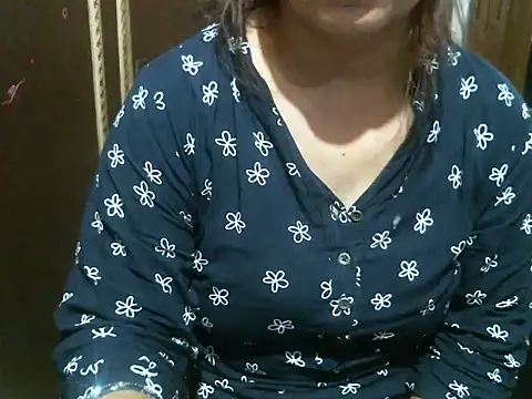 Snapshot of UrsMansi chatting on June 22, 3:47 am UrsMansi online show from June 22, 3:47 am
