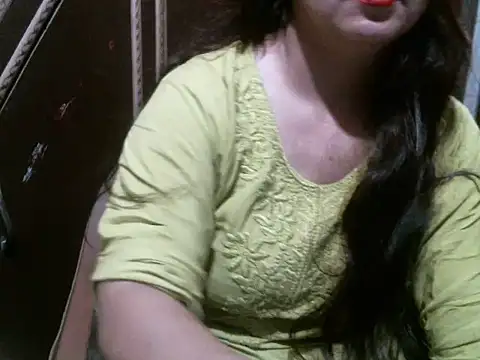 Snapshot of UrsMansi chatting on July 24, 3:37 am UrsMansi online show from July 24, 3:37 am