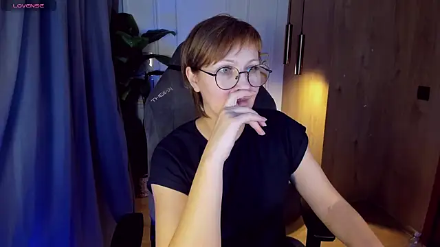 Paris Cherry online show from February 22, 1:35 pm