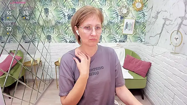 Paris Cherry online show from December 4, 7:33 pm