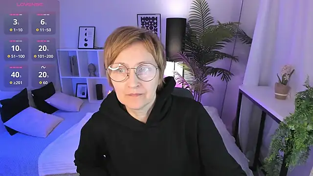 Paris Cherry online show from March 22, 6:11 pm