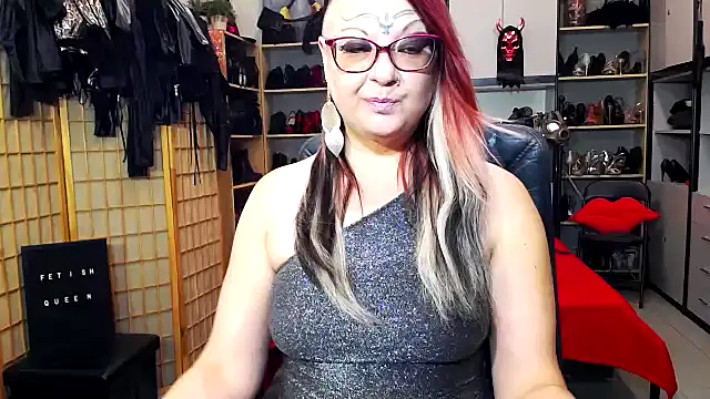 LindaDaemonX online show from April 15, 6:31 am