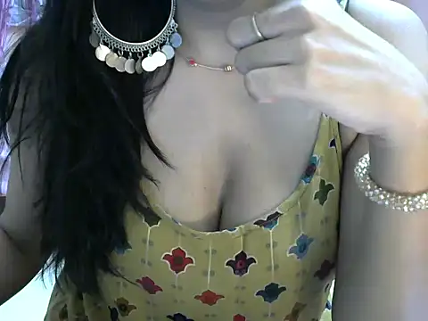 Snapshot of indianbae01 chatting on February 12, 9:33 pm indianbae01 online show from February 12, 9:33 pm