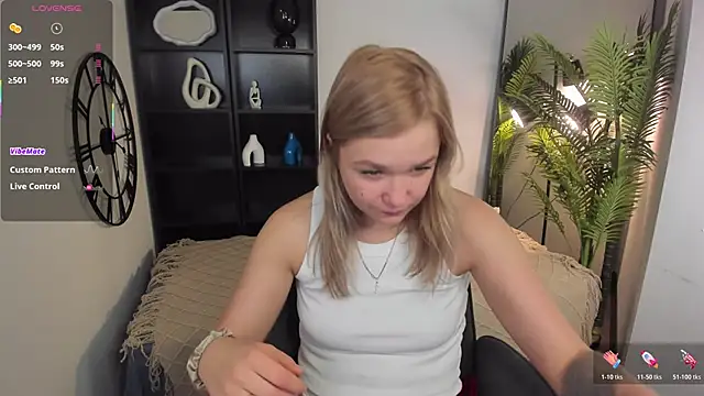 Snapshot of BellaDreamy chatting on November 5, 9:09 am BellaDreamy online show from November 5, 9:09 am