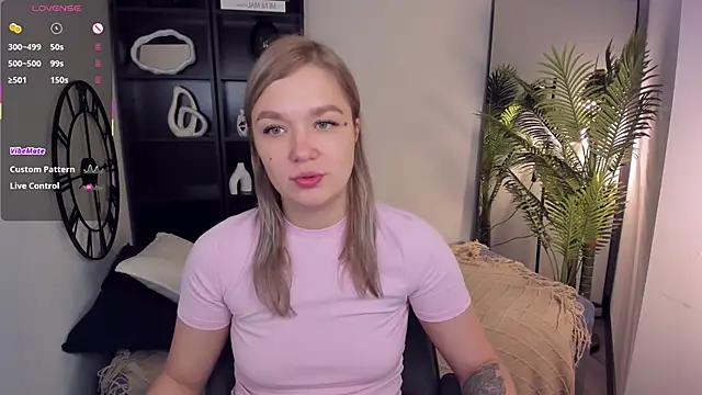 Snapshot of BellaDreamy chatting on November 12, 9:10 am BellaDreamy online show from November 12, 9:10 am