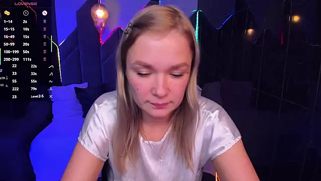 Snapshot of BellaDreamy chatting on November 13, 5:45 pm BellaDreamy online show from November 13, 5:45 pm