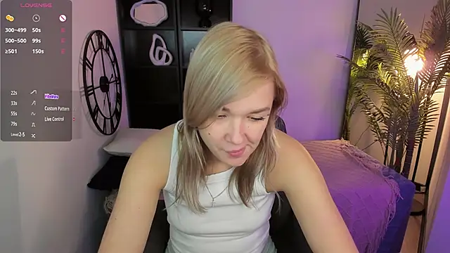 Snapshot of BellaDreamy chatting on November 27, 9:22 am BellaDreamy online show from November 27, 9:22 am