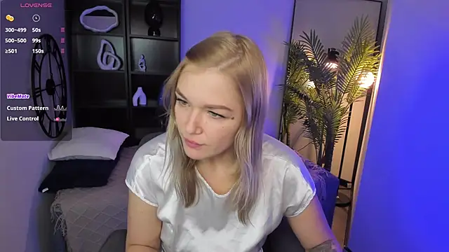 Snapshot of BellaDreamy chatting on December 5, 5:16 am BellaDreamy online show from December 5, 5:16 am