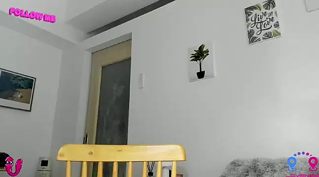 Snapshot of hottycrishina chatting on March 3, 9:00 am hottycrishina online show from March 3, 9:00 am