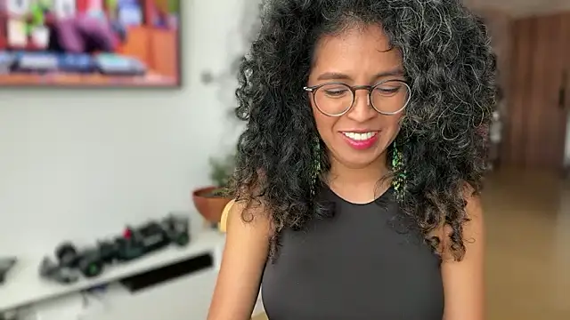 illaroom online show from February 9, 7:07 pm