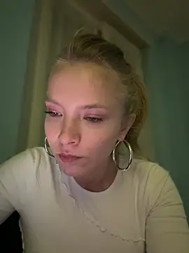 Snapshot of AnastasiaAniess chatting on December 23, 4:50 pm AnastasiaAniess online show from December 23, 4:50 pm