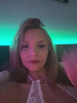 Snapshot of AnastasiaAniess chatting on January 6, 8:28 pm AnastasiaAniess online show from January 6, 8:28 pm