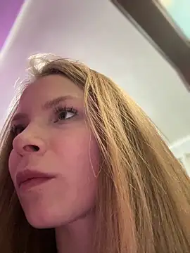 Snapshot of AnastasiaAniess chatting on February 28, 9:01 pm AnastasiaAniess online show from February 28, 9:01 pm