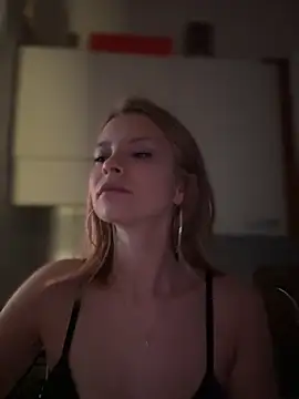 Snapshot of AnastasiaAniess chatting on March 15, 8:54 pm AnastasiaAniess online show from March 15, 8:54 pm