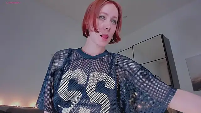 Snapshot of LilianKroft chatting on June 18, 12:31 pm LilianKroft online show from June 18, 12:31 pm