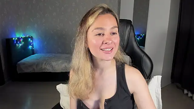 Snapshot of EllaFresh chatting on May 31, 7:26 pm EllaFresh online show from May 31, 7:26 pm