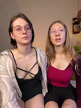 Snapshot of Jitoon_Exe chatting on December 20, 4:57 pm Jitoon Exe online show from December 20, 4:57 pm