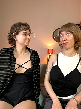 Snapshot of Jitoon_Exe chatting on September 20, 7:04 pm Jitoon Exe online show from September 20, 7:04 pm