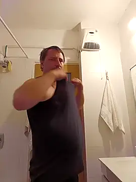 Snapshot of Miki20677 chatting on March 5, 4:57 pm Miki20677 online show from March 5, 4:57 pm