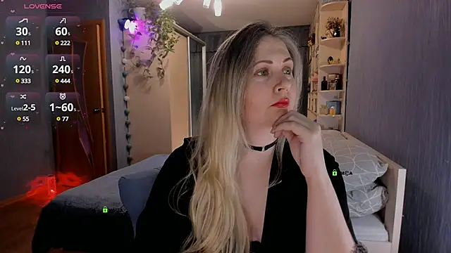 Snapshot of SweetLanna chatting on December 22, 11:52 pm SweetLanna online show from December 22, 11:52 pm