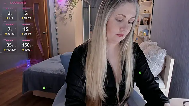 Snapshot of SweetLanna chatting on December 24, 3:27 am SweetLanna online show from December 24, 3:27 am