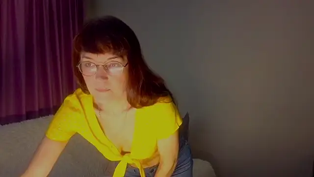 Snapshot of Fritha chatting on May 5, 6:49 pm Fritha online show from May 5, 6:49 pm