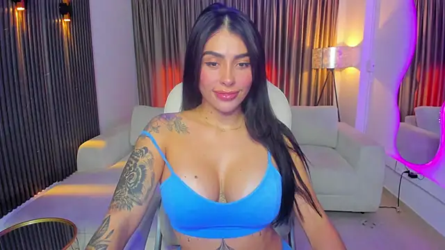 Snapshot of Sarah_Stone_ chatting on May 9, 9:09 pm Sarah Stone online show from May 9, 9:09 pm
