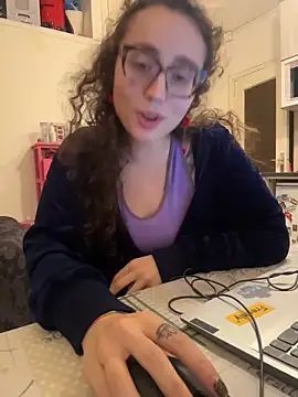 ladyturtle online show from April 25, 8:50 pm
