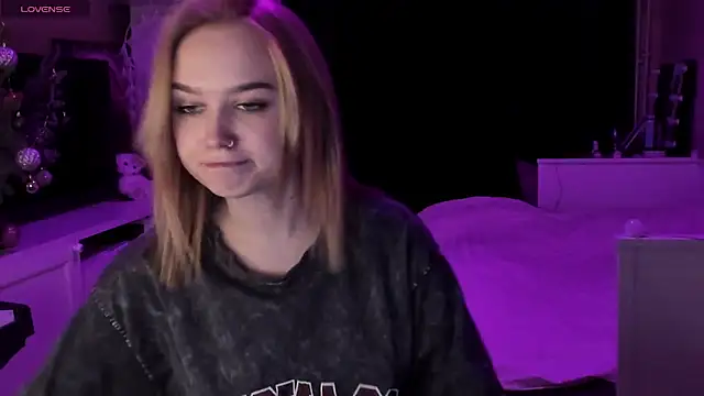 MaryDreaminess online show from January 25, 9:25 pm