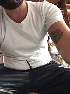 fuckerplayer1 online show from March 6, 9:39 am