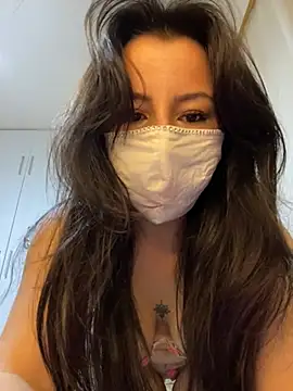 Snapshot of White-Petite chatting on May 20, 6:14 pm White-Petite online show from May 20, 6:14 pm