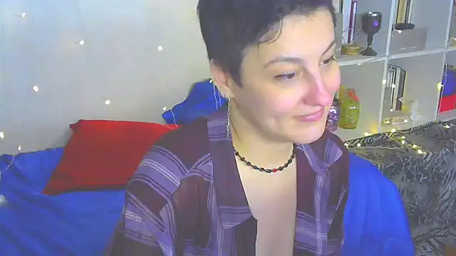Snapshot of MartaBounty chatting on December 26, 2:44 am MartaBounty online show from December 26, 2:44 am