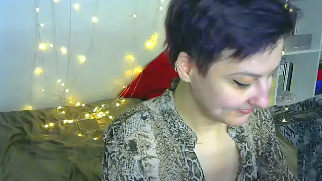 Snapshot of MartaBounty chatting on February 25, 7:58 pm MartaBounty online show from February 25, 7:58 pm