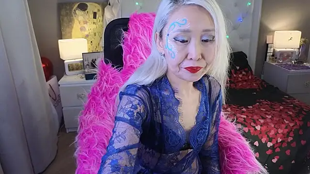 Snapshot of RoxalanaStar chatting on February 27, 8:09 pm RoxalanaStar online show from February 27, 8:09 pm